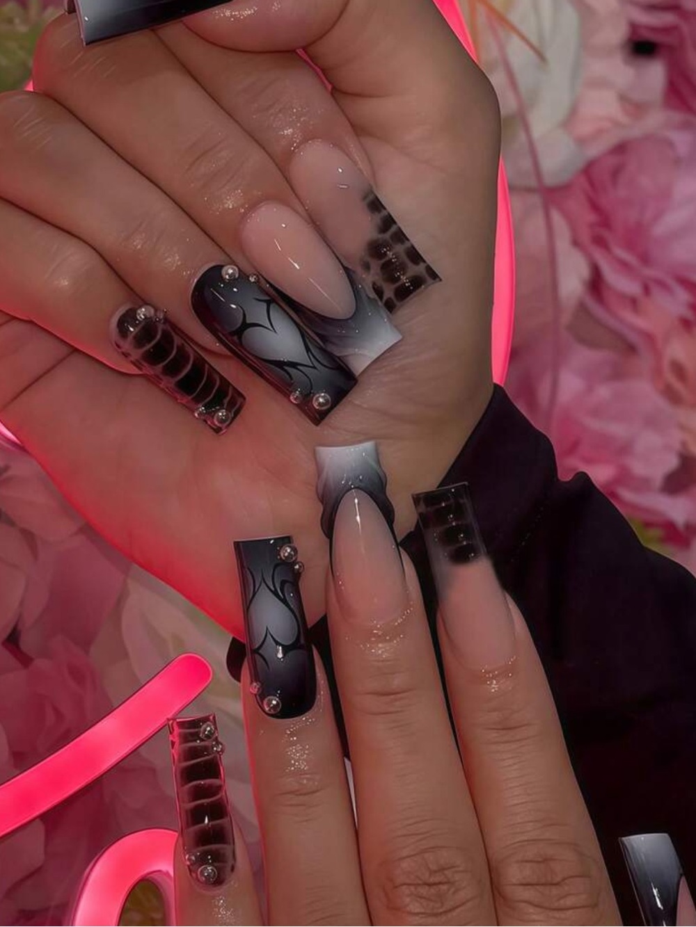 24pc Press On Nail Set from the Nail Bar 💅